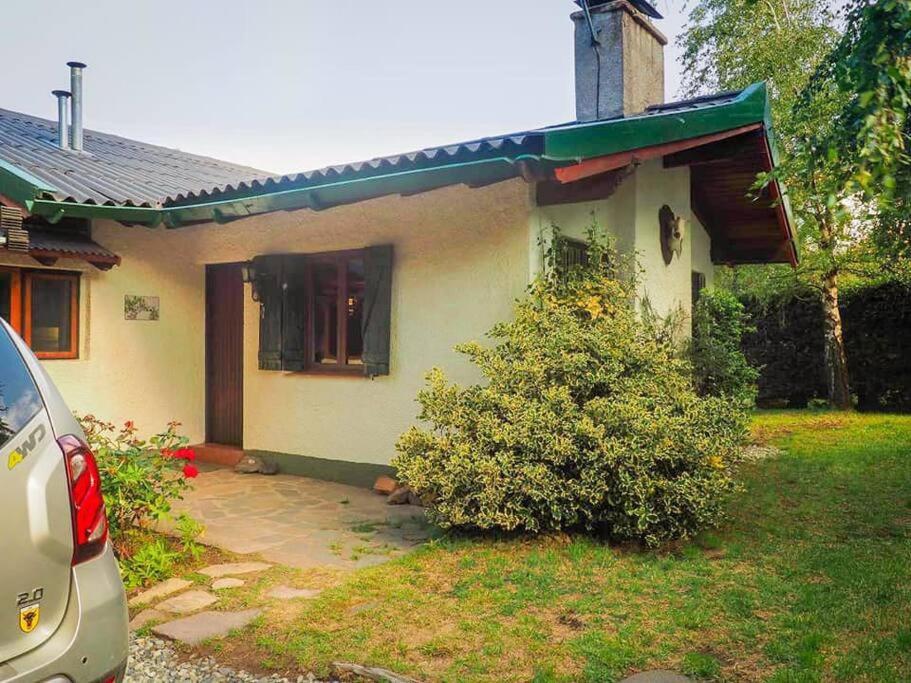 Encantadora Casa con bosquecito