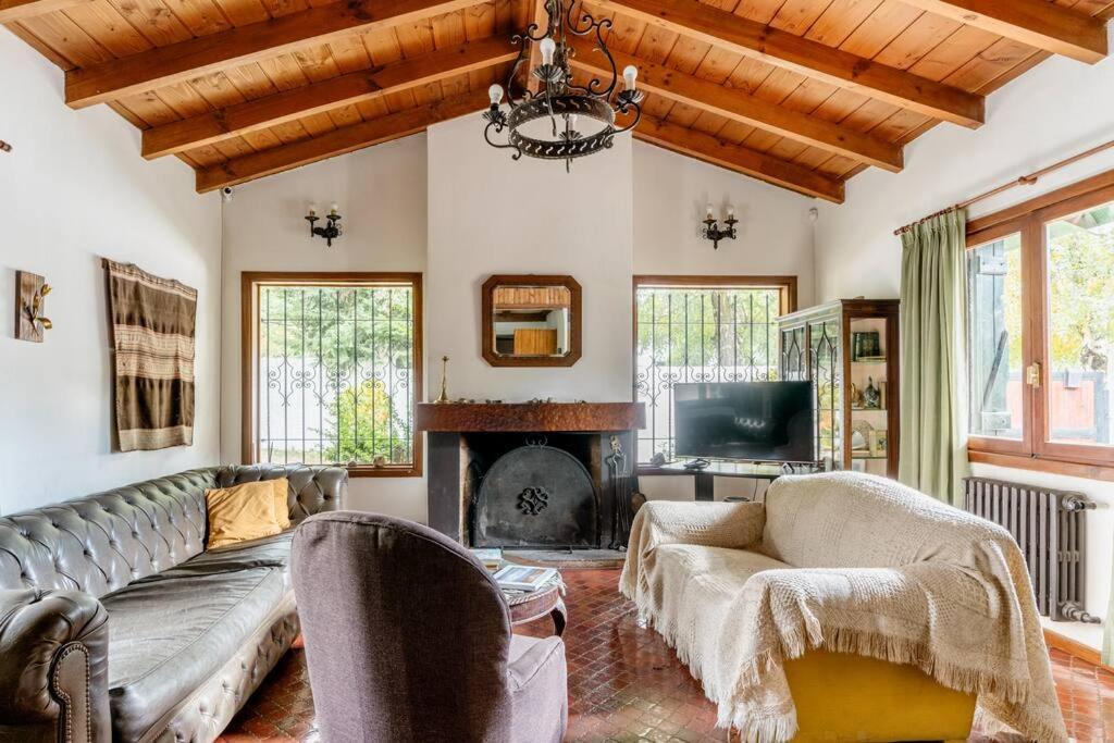 Encantadora Casa con bosquecito
