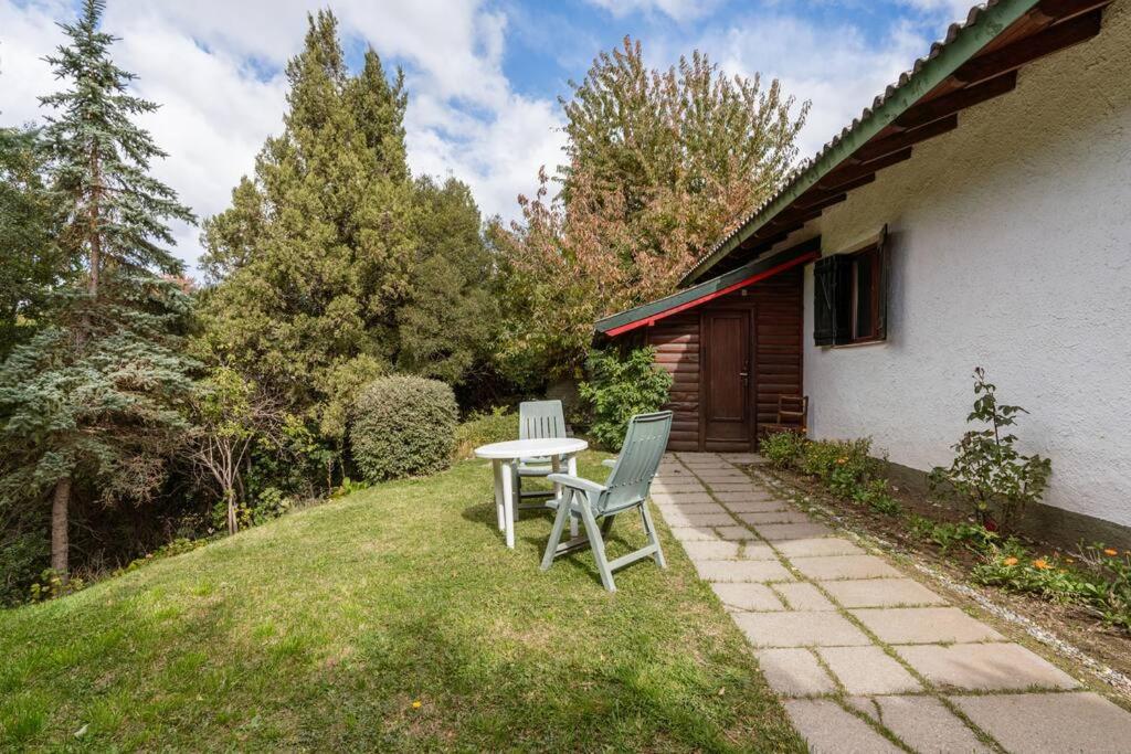 Encantadora Casa con bosquecito