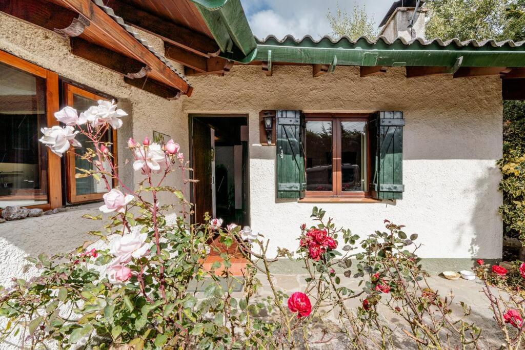 Encantadora Casa con bosquecito