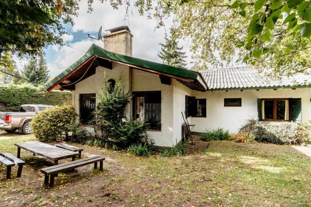 Encantadora Casa con bosquecito