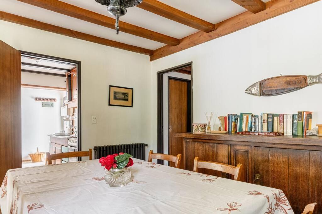 Encantadora Casa con bosquecito