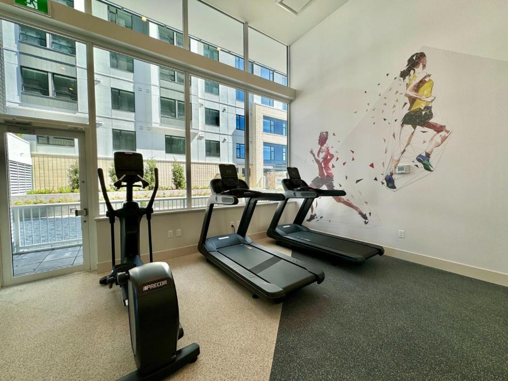 Relocation Special-New condo at Metrotown