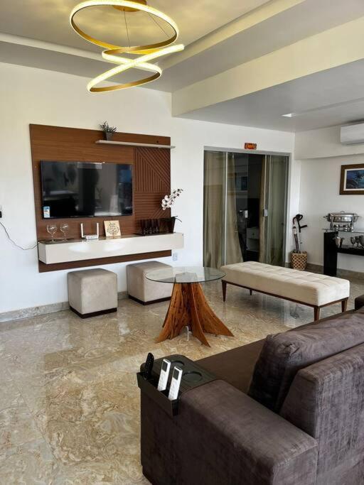 Luxuosa casa no Atalaia com Spa