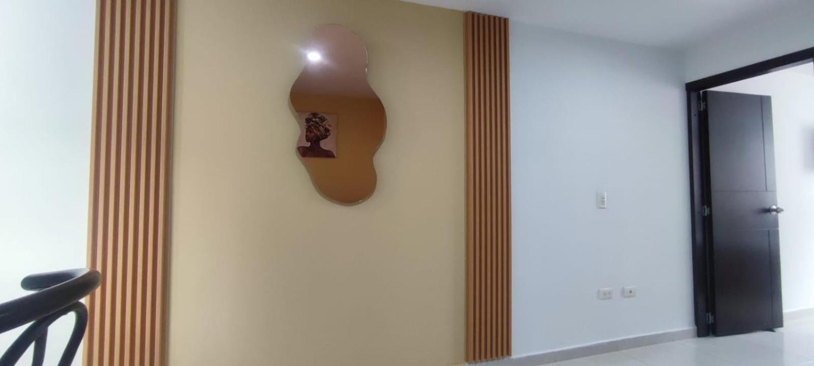 Moderno lugar con Wifi y workspace