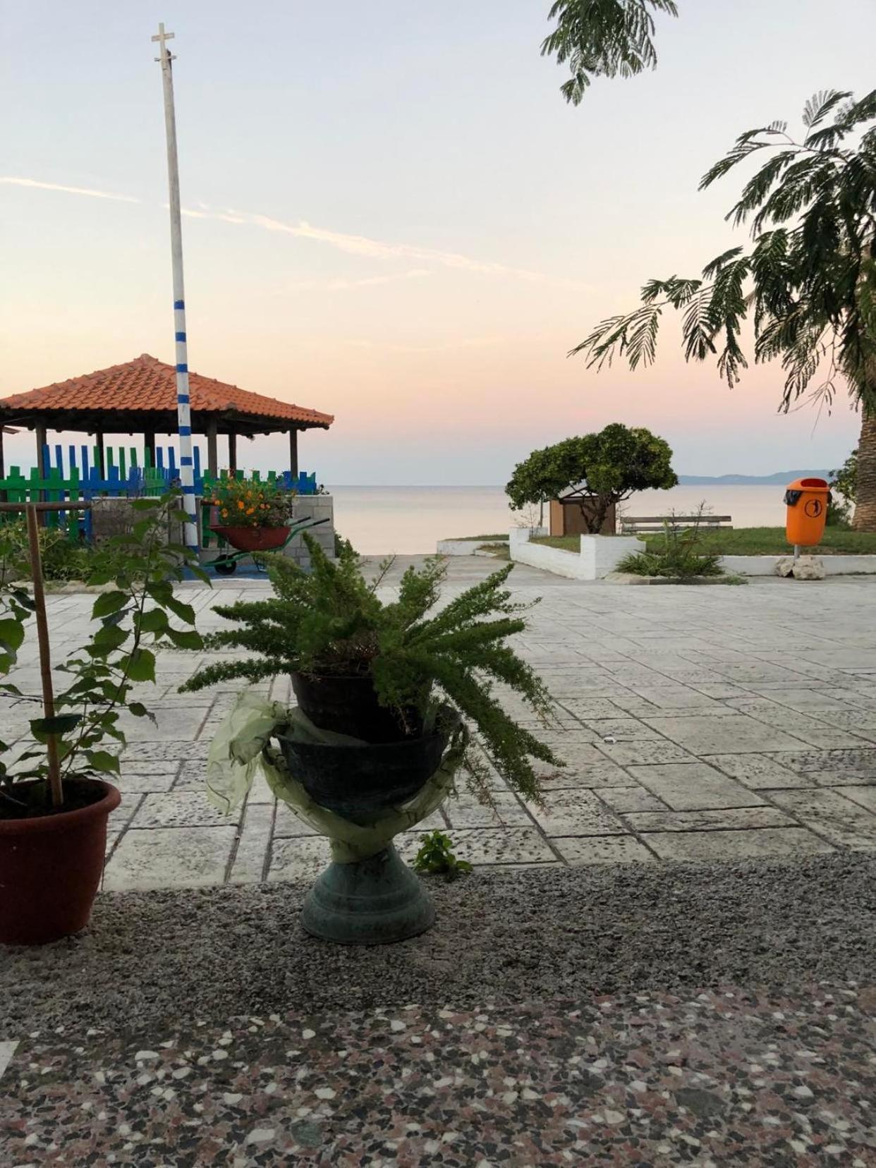 MangoSeaview Home