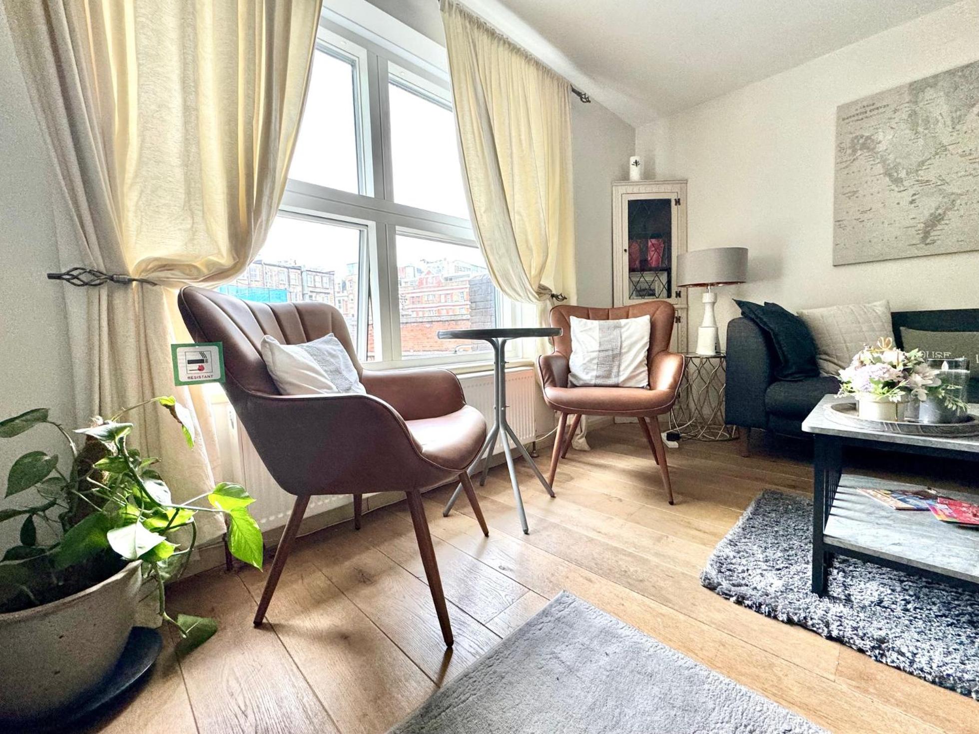 Super Central beautiful Three Bedroom