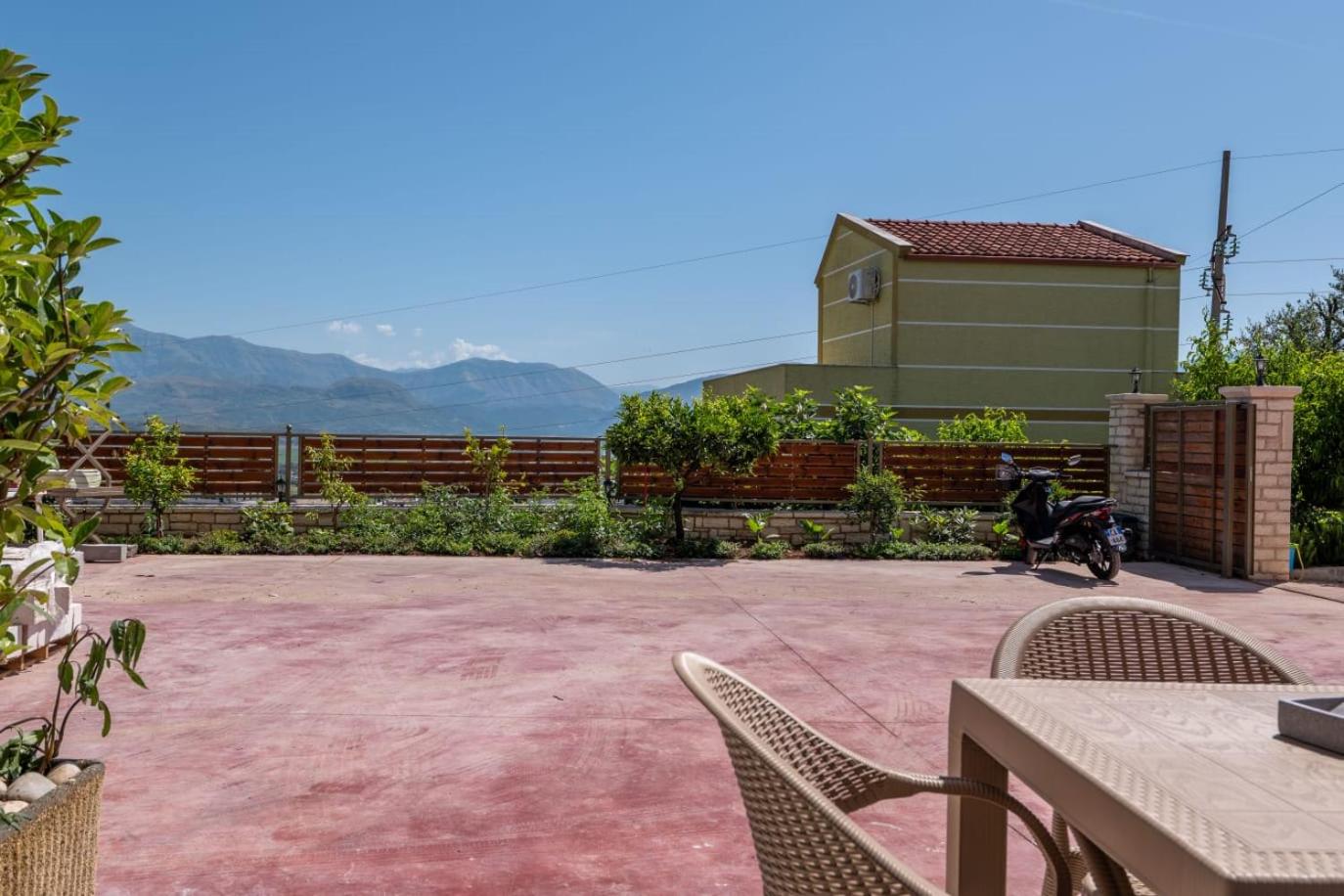 Villa Hasani 24