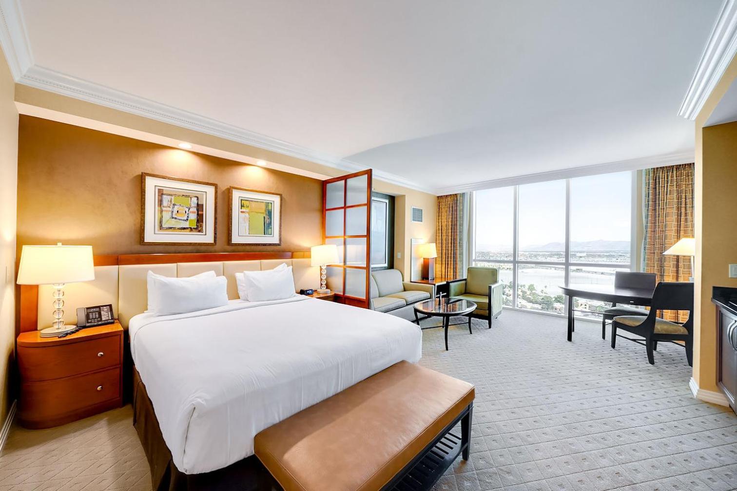 MGM Signature 8-816 Jacuzzi Studio view 5