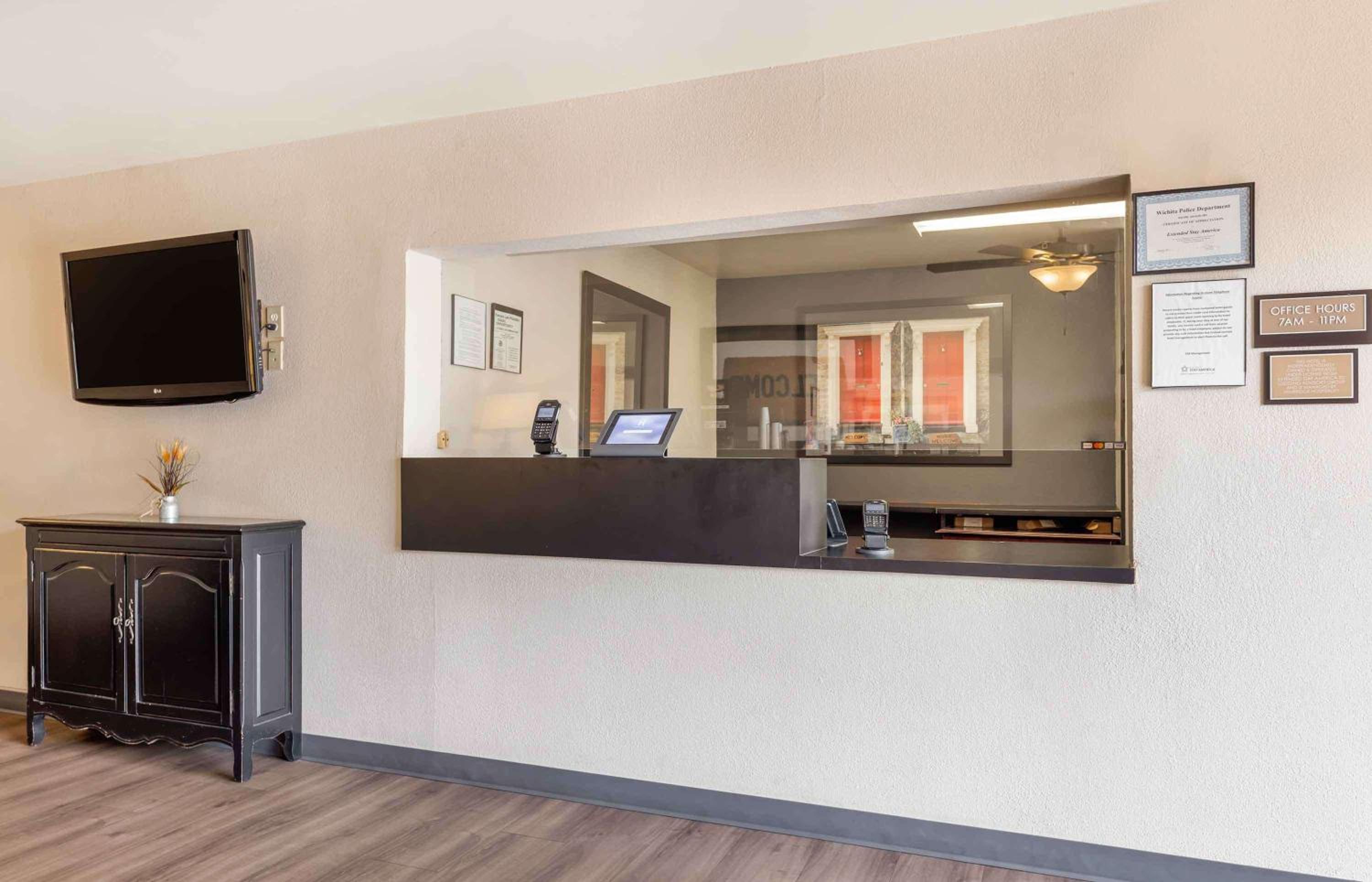 Extended Stay America Suites - Wichita - East view 4