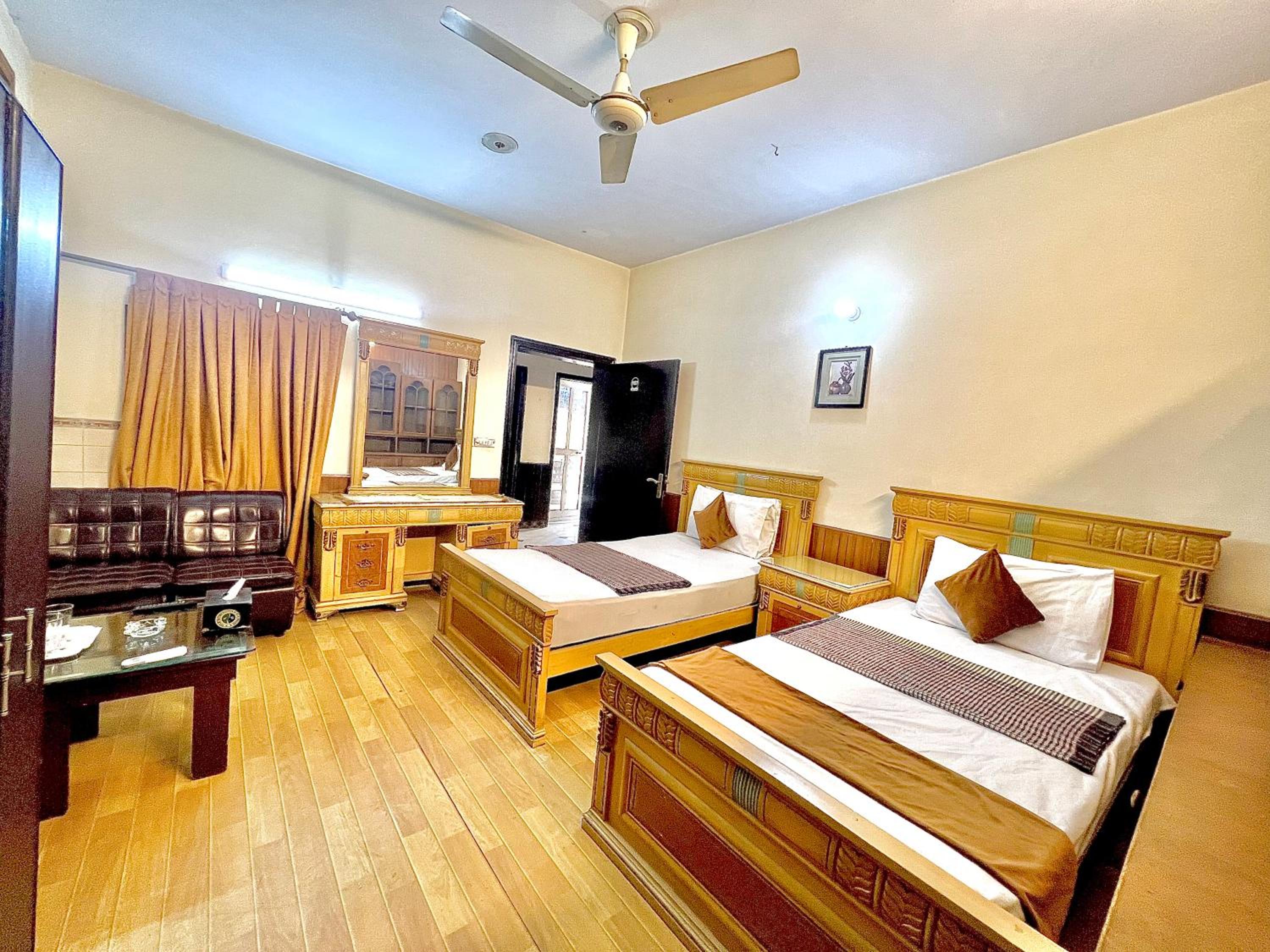 Step Inn Guest House Lahore view 4