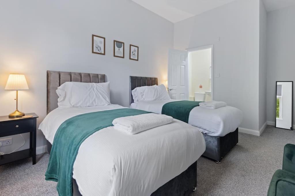Modern Apartment King with Free Parking Suite 6 view 2