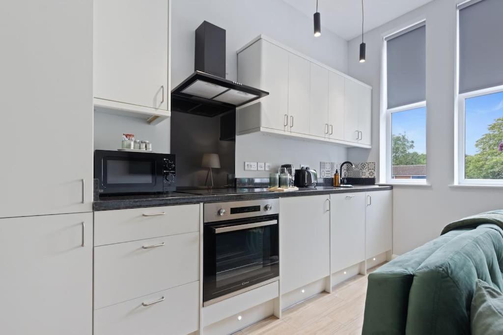 Modern Apartment King with Free Parking Suite 6 view 3
