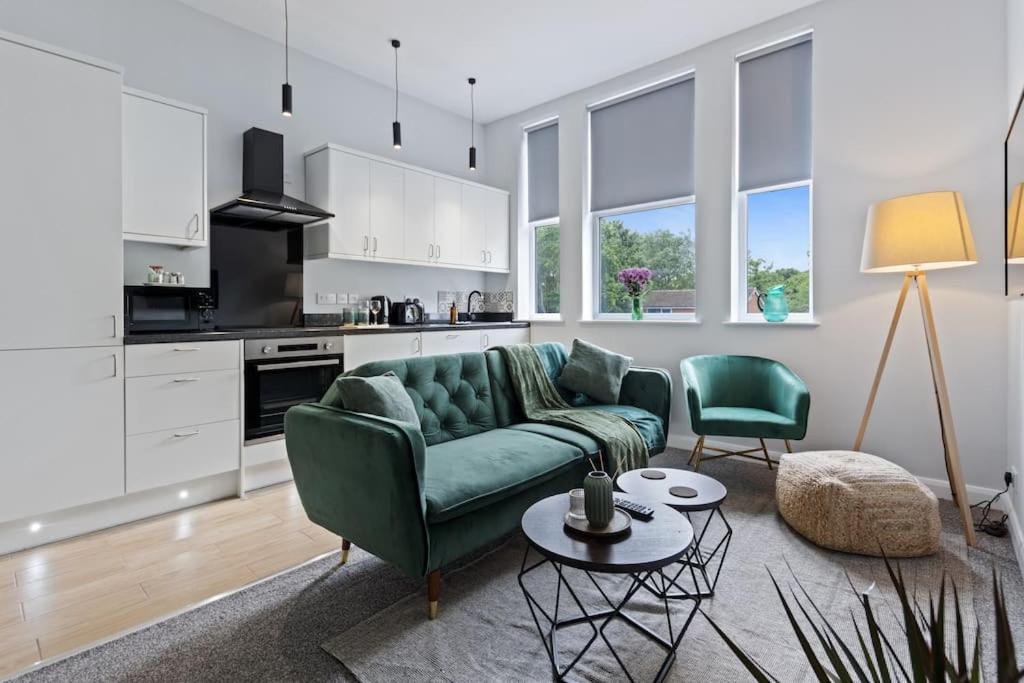 Modern Apartment King with Free Parking Suite 6 view 4
