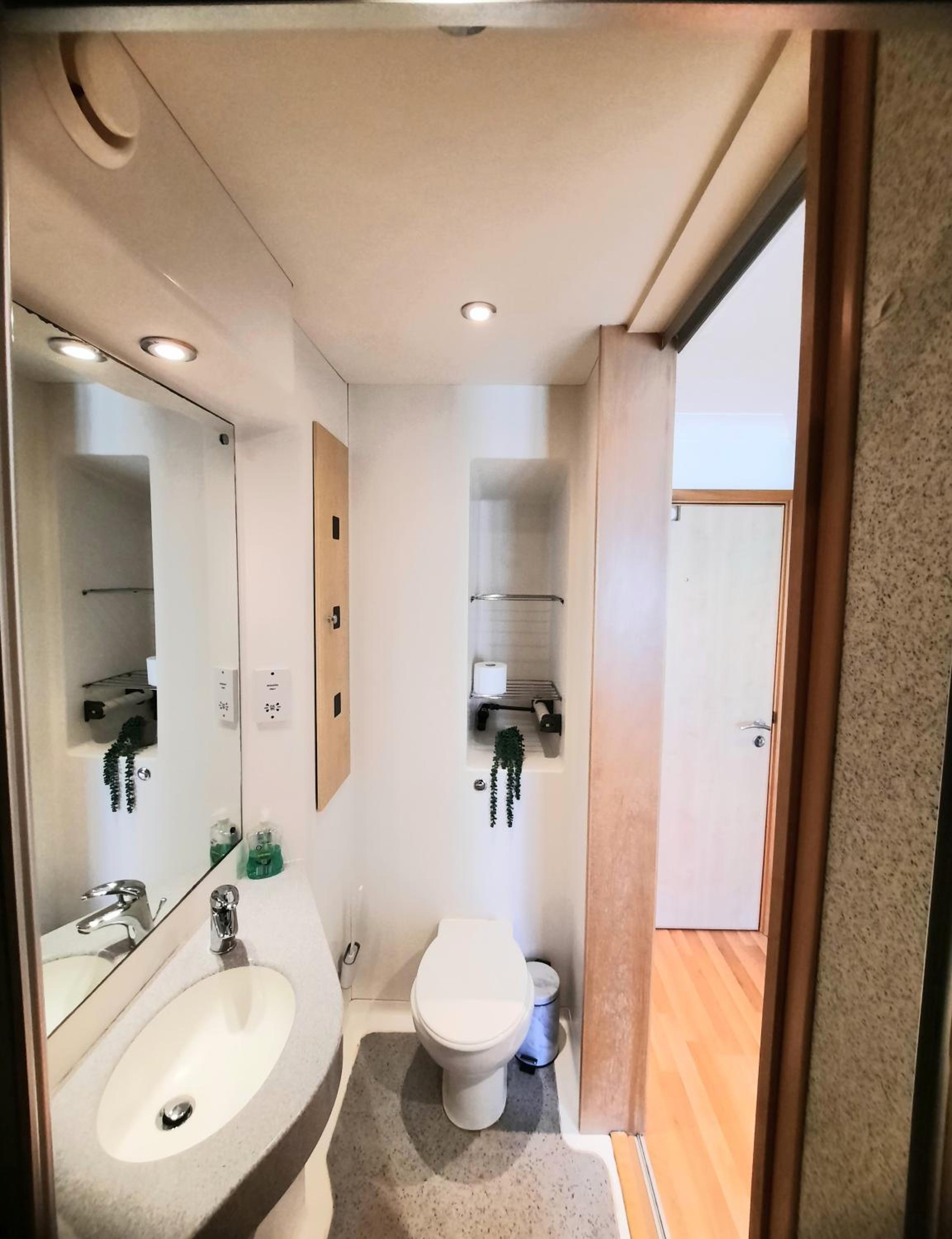 1-Bed Apartment,Leeds, Citi Space view 2