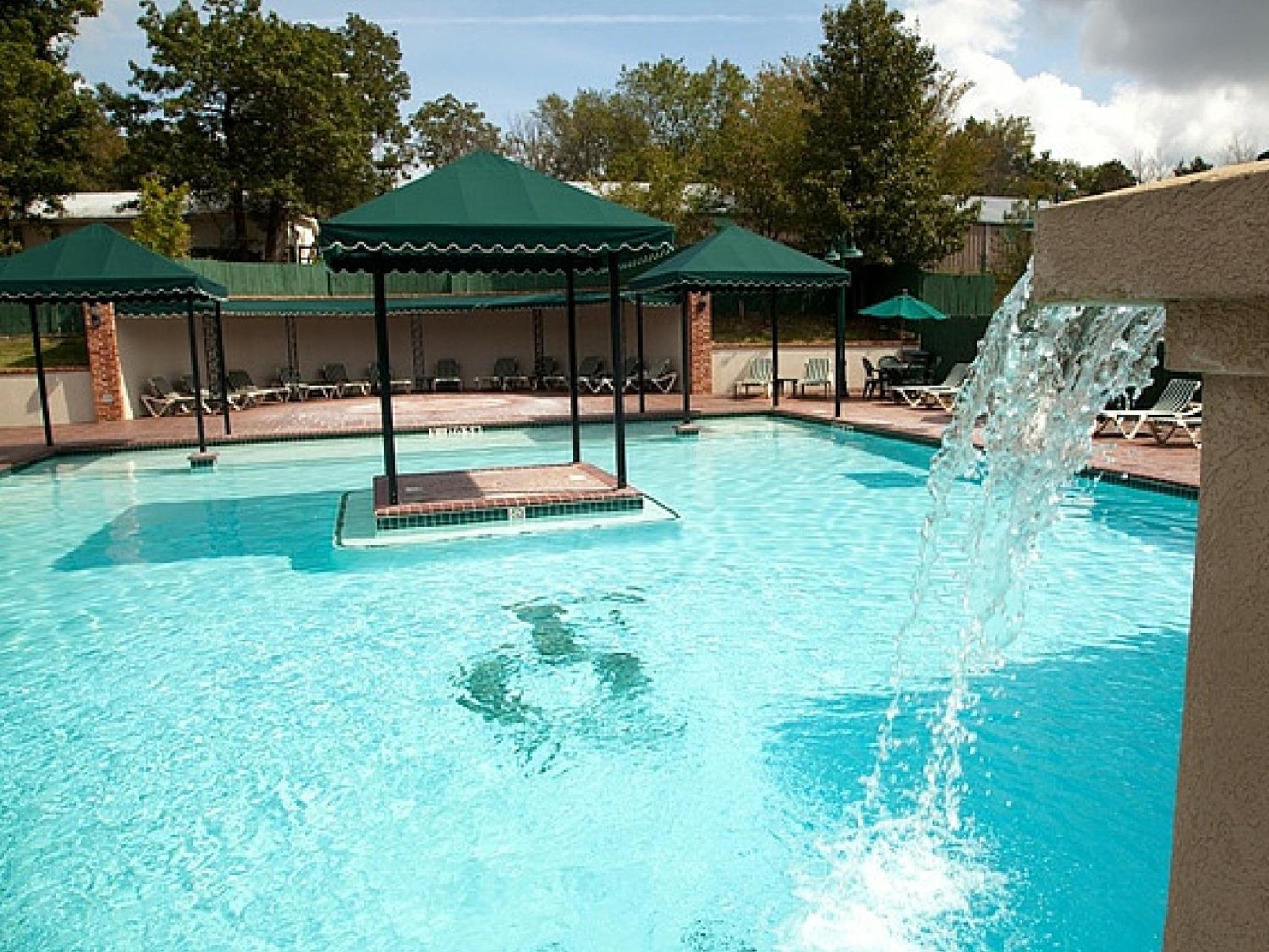 French Quarter Resort by CoolVacay