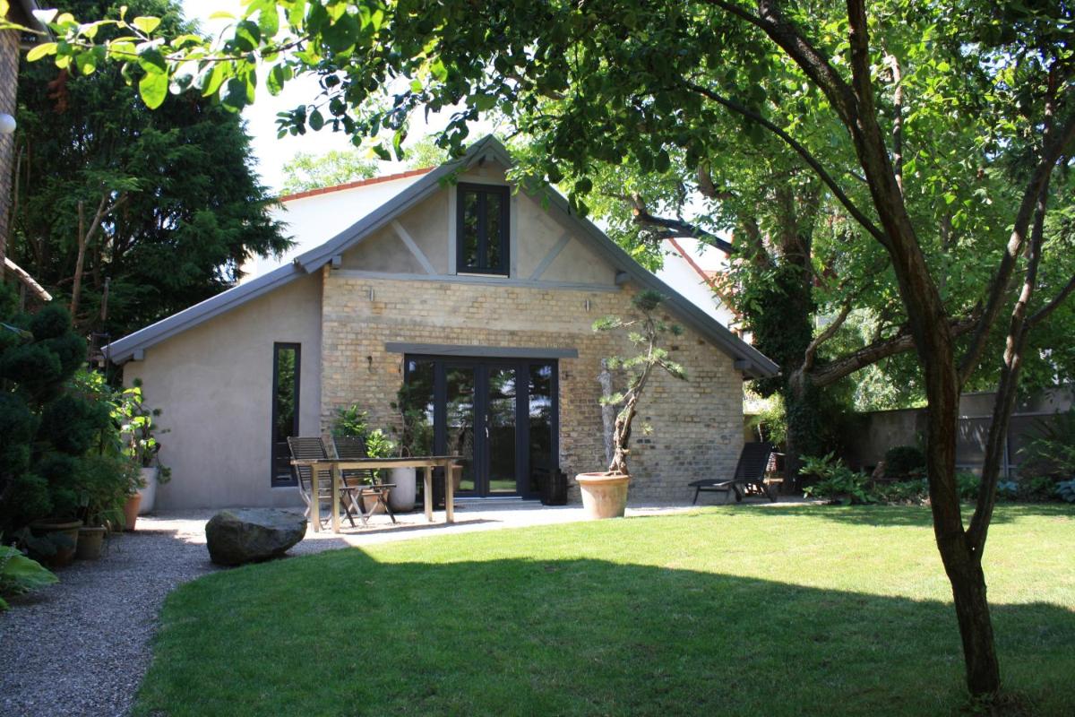 VILLA 22 - Atelier-Gästehaus view 2