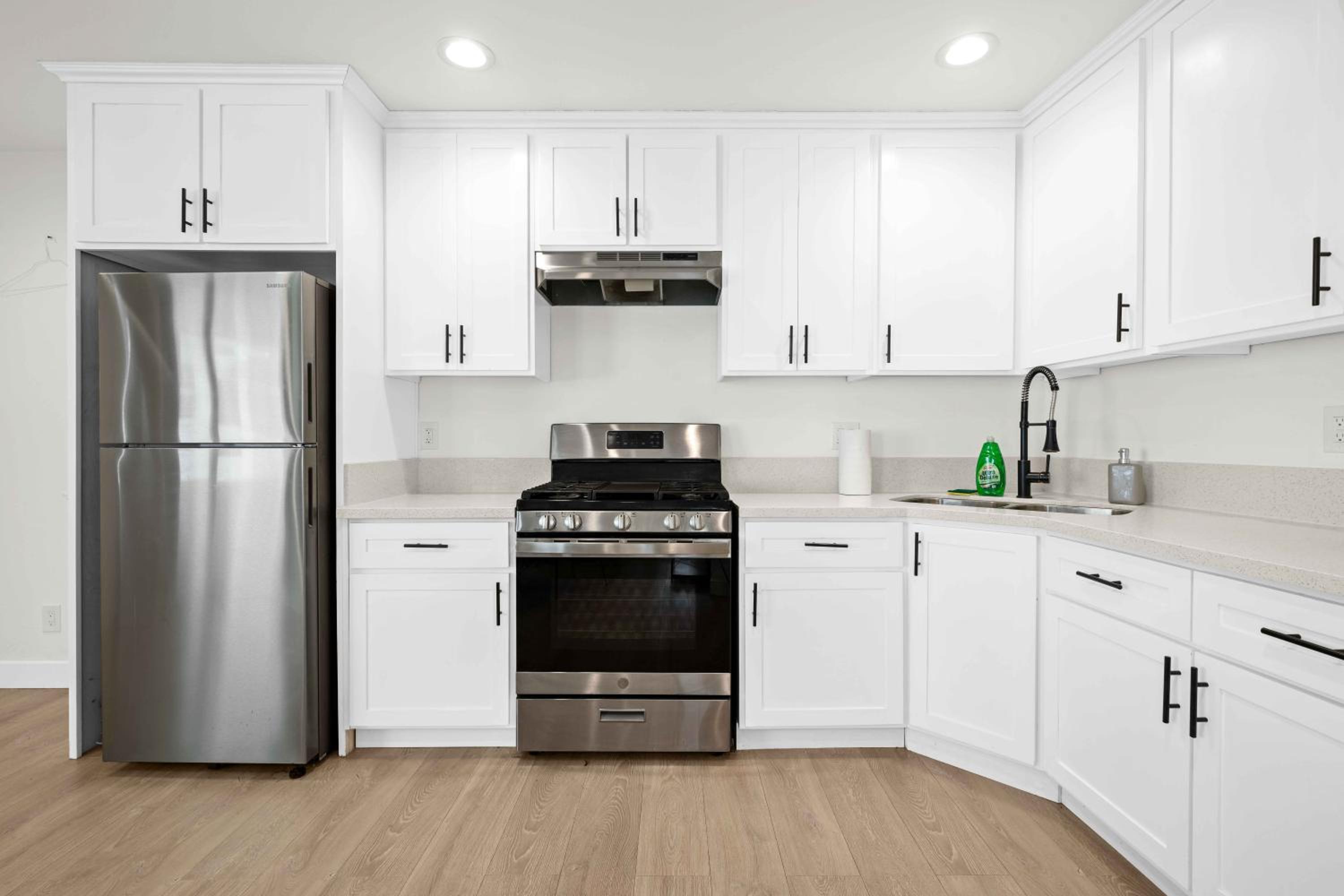 Modern Comfort in LA Private 1BR House