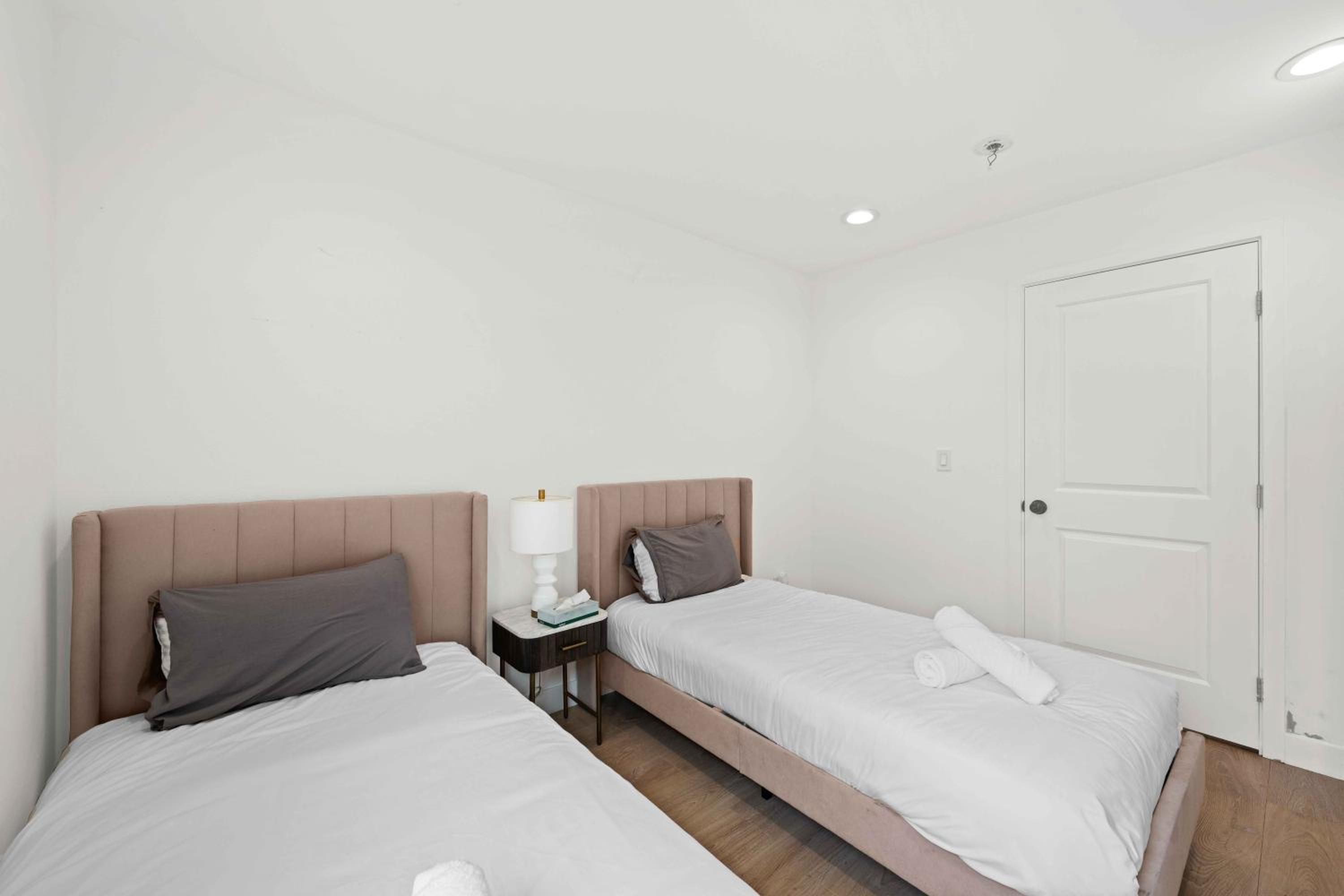 Modern Comfort in LA Private 1BR House