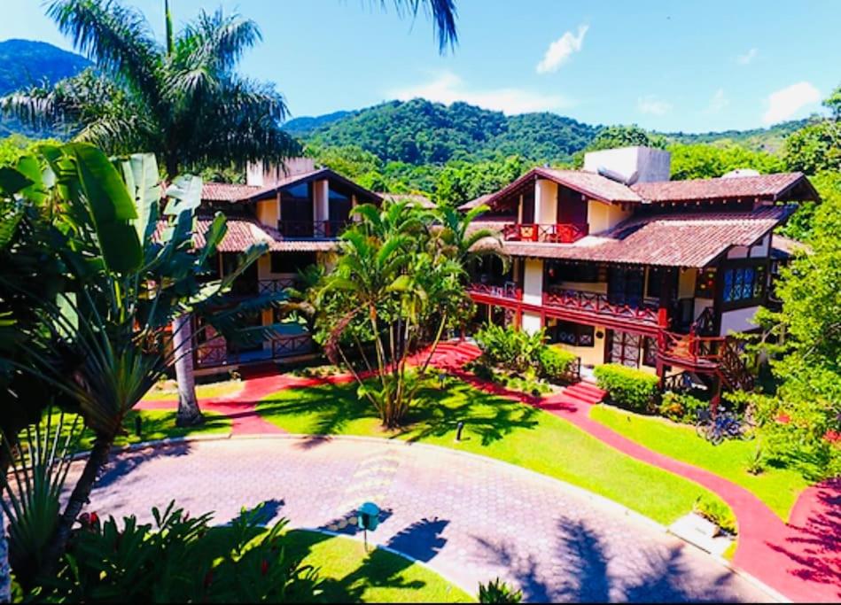 Maresias Cond Club Alto padrão Frente Praia