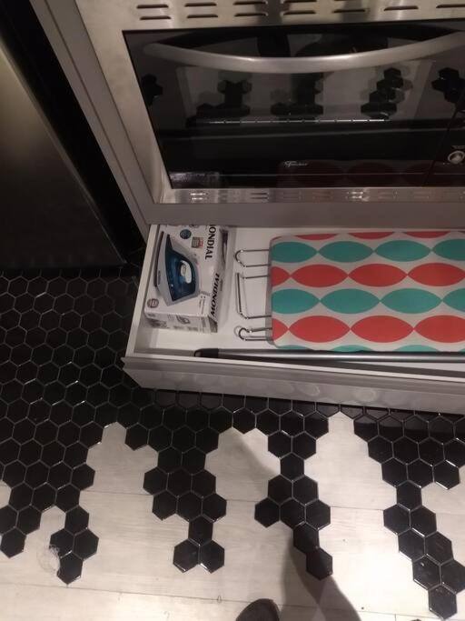 Estudio 301 completo na rua Frei Canceca prox a Paulista