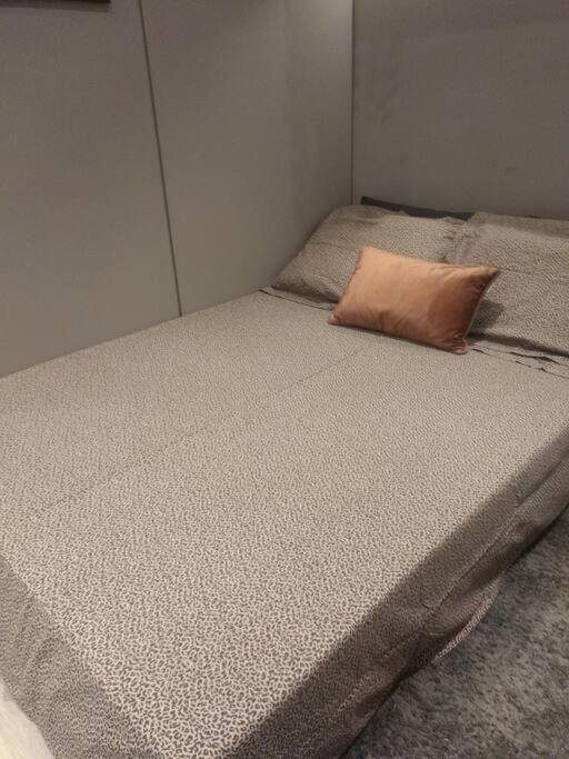 Estudio 301 completo na rua Frei Canceca prox a Paulista
