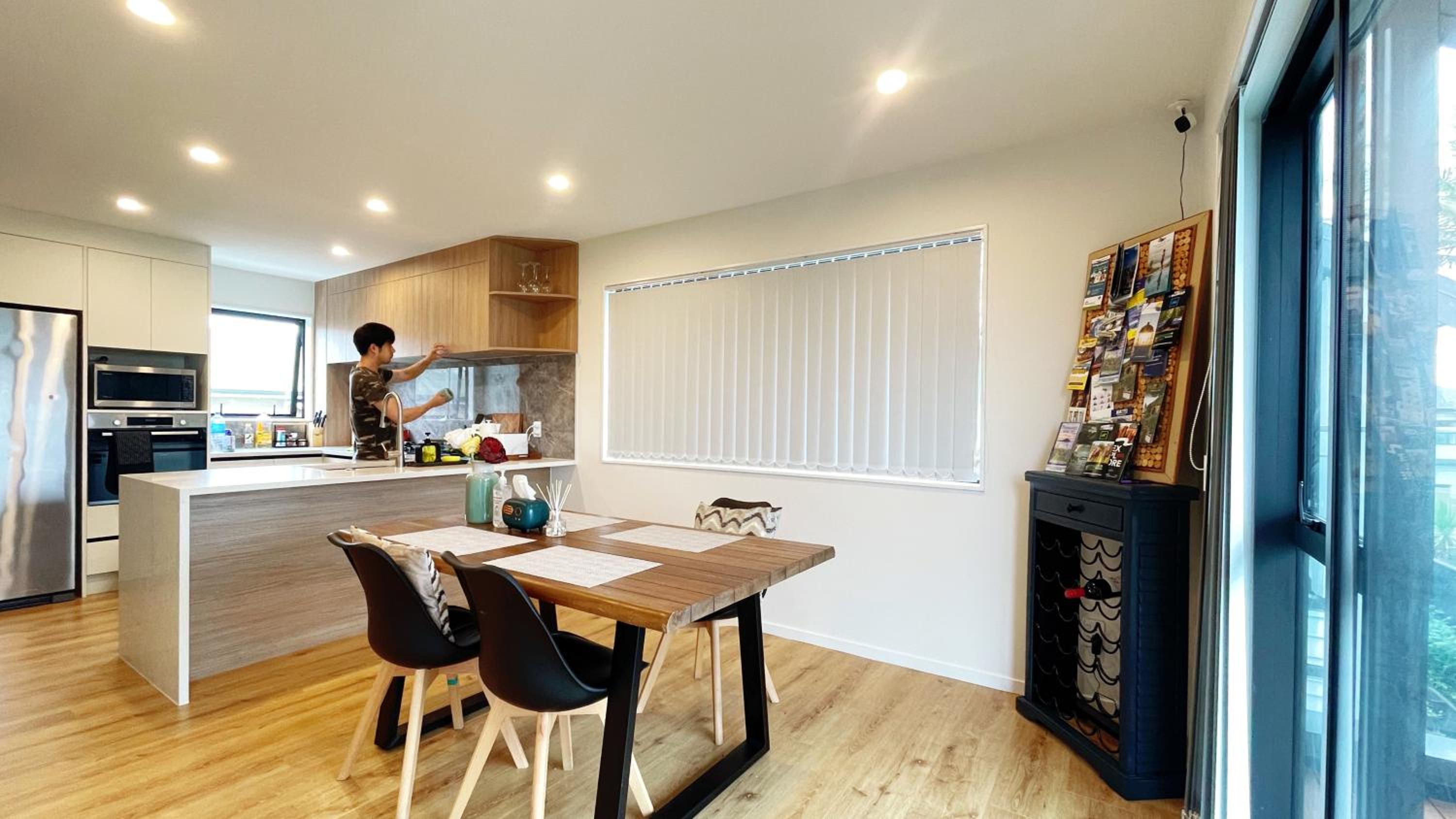 Cozy Top-Floor Stay with Private Bathrooms & Free Parking view 5