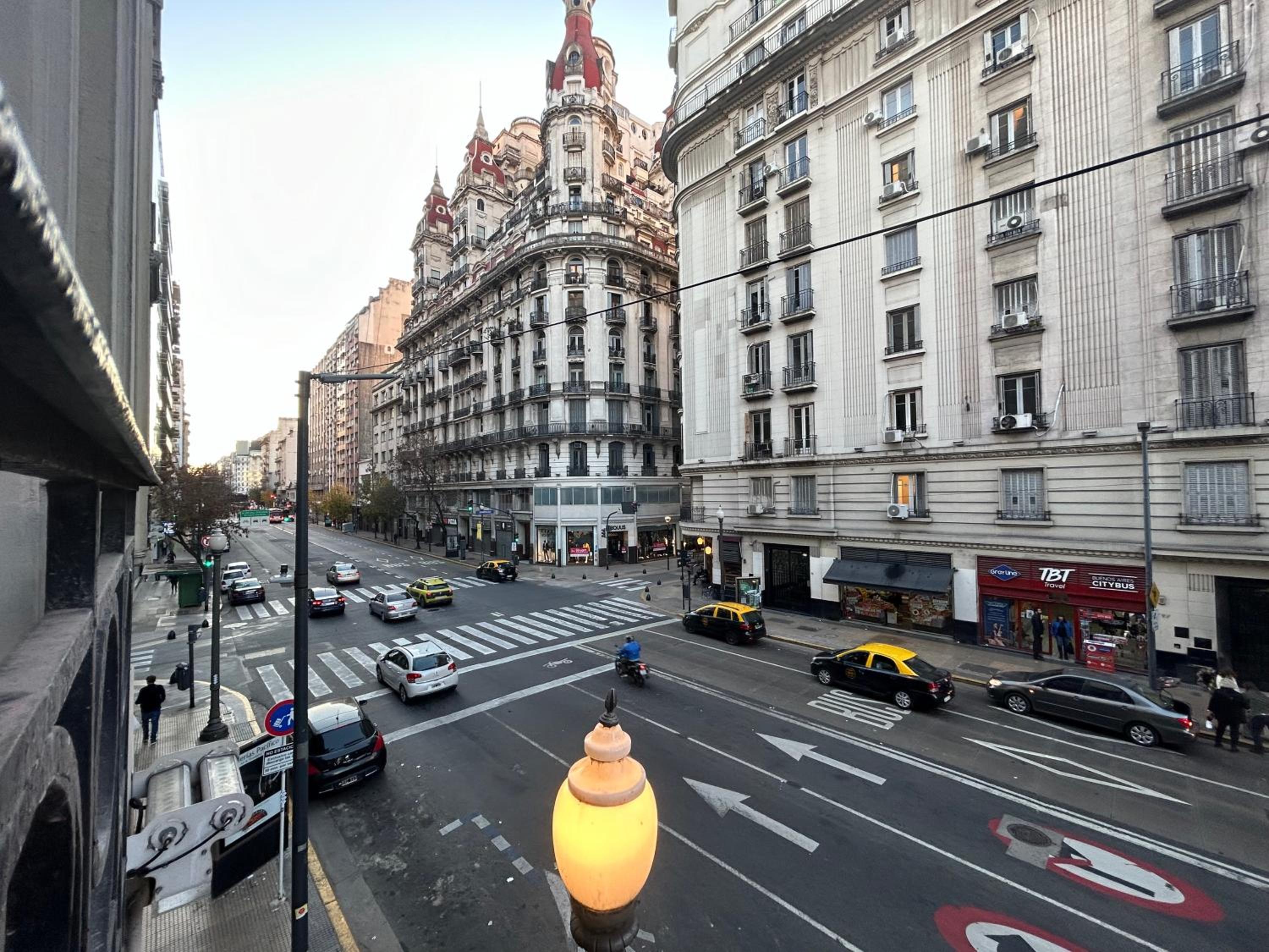 Cordoba suites departamento, a 200 mts de peatonal Florida y a 200 mts Av 9 de julio