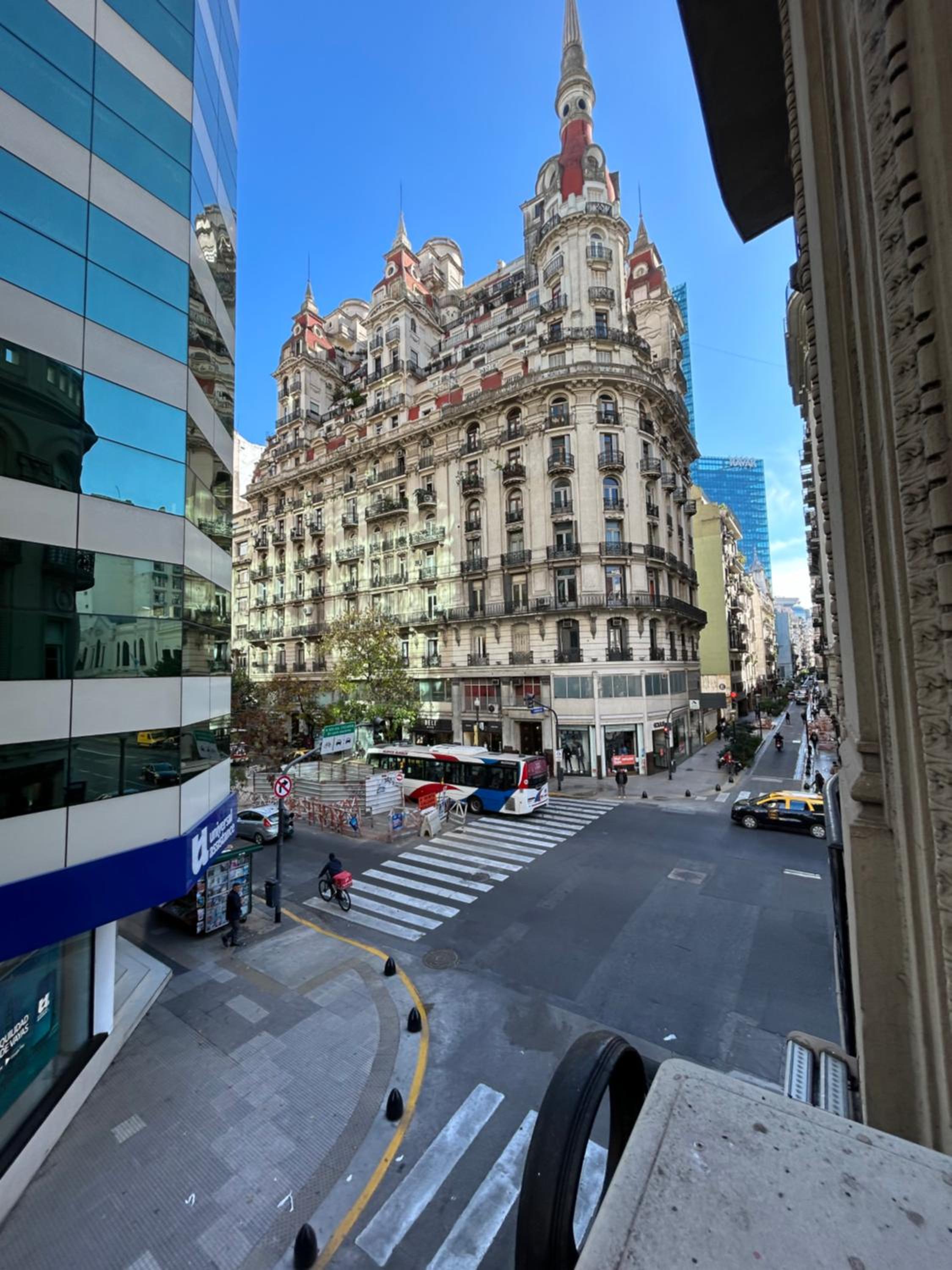 Cordoba suites departamento, a 200 mts de peatonal Florida y a 200 mts Av 9 de julio