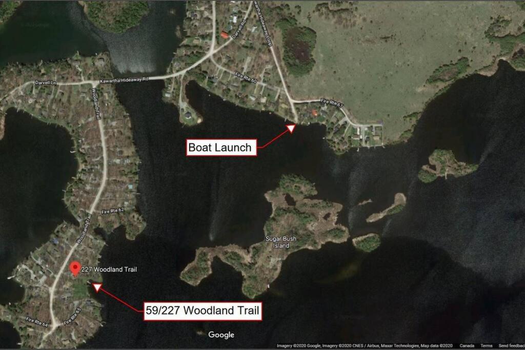 Woodland Hideaway! Relaxing Waterfront Sleeps 10