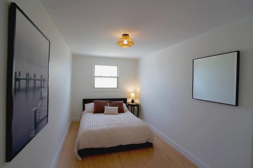 Woodland Hideaway! Relaxing Waterfront Sleeps 10