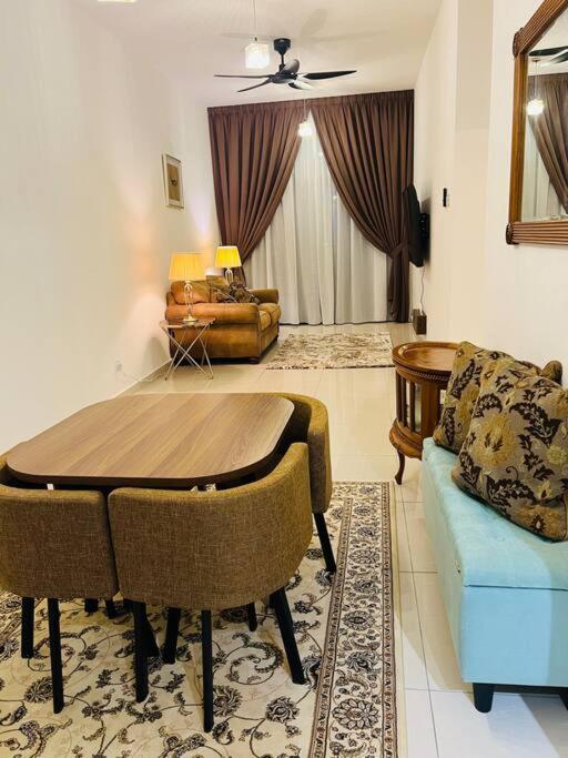 Legasi High floor 3 BR KLCC view