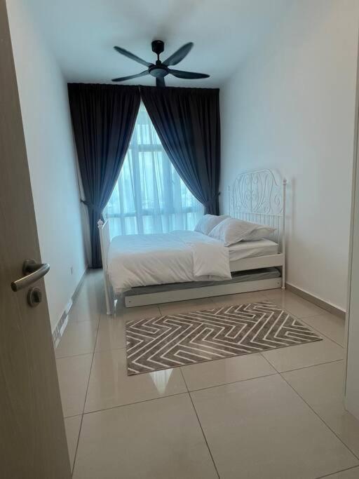 Legasi High floor 3 BR KLCC view
