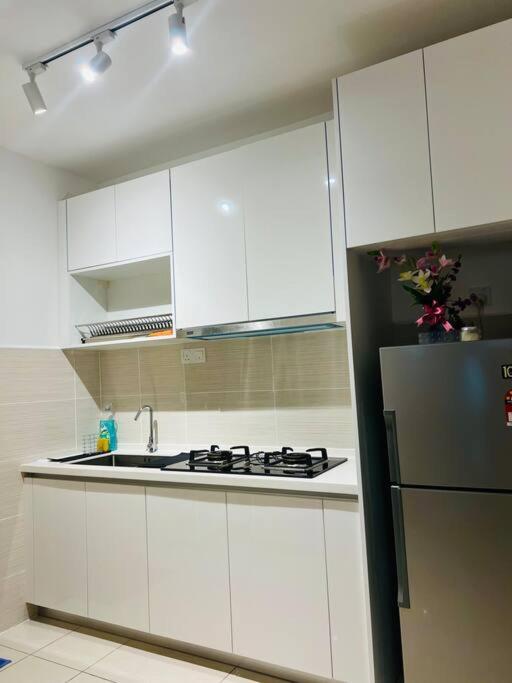 Legasi High floor 3 BR KLCC view