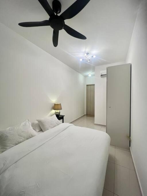 Legasi High floor 3 BR KLCC view