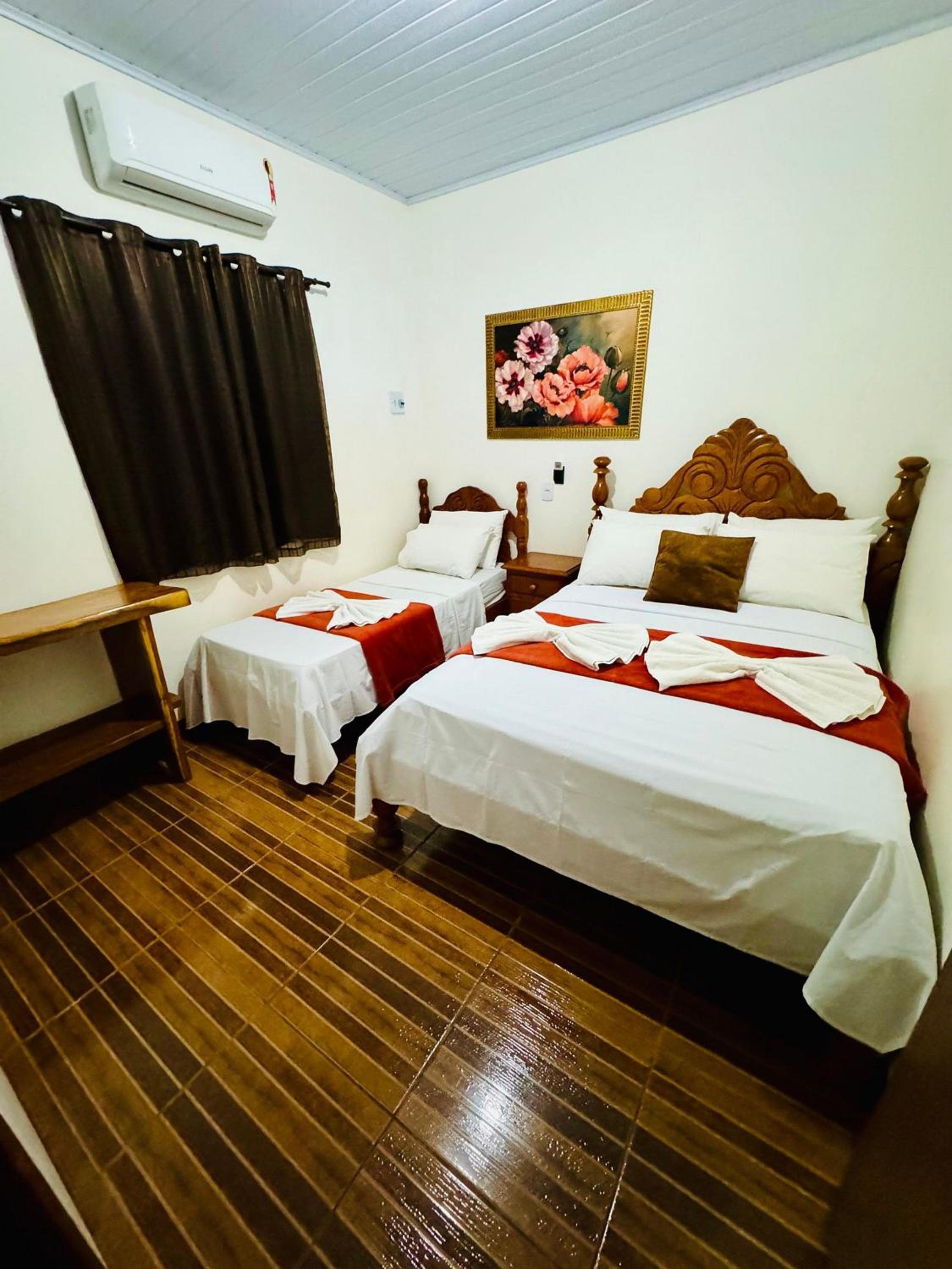 Casa Flor do Ipê Homes