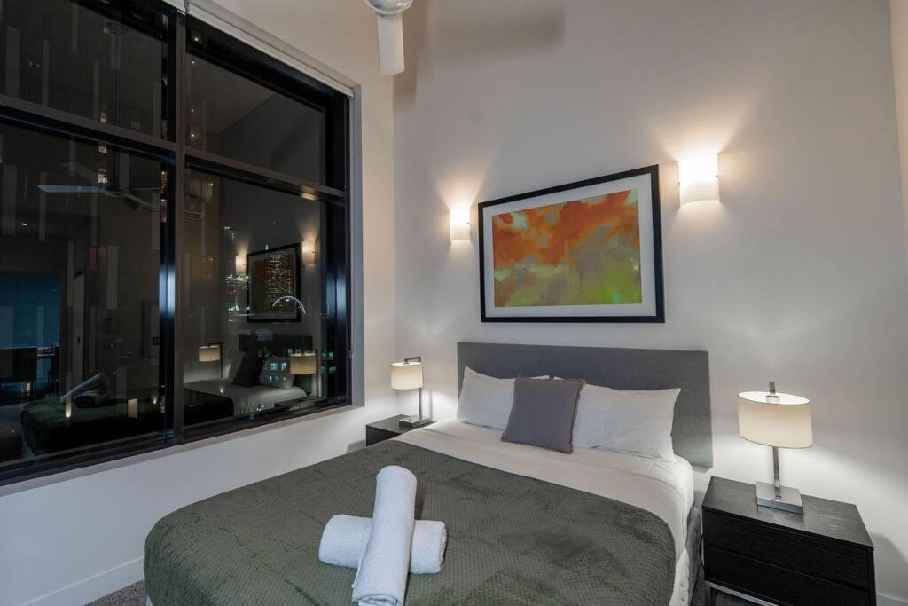 South Brisbane 2B2B Apt&Parking M6