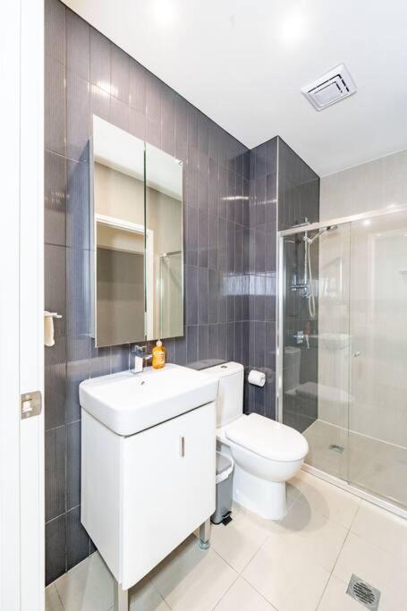 South Brisbane 2B2B Apt&Parking M6