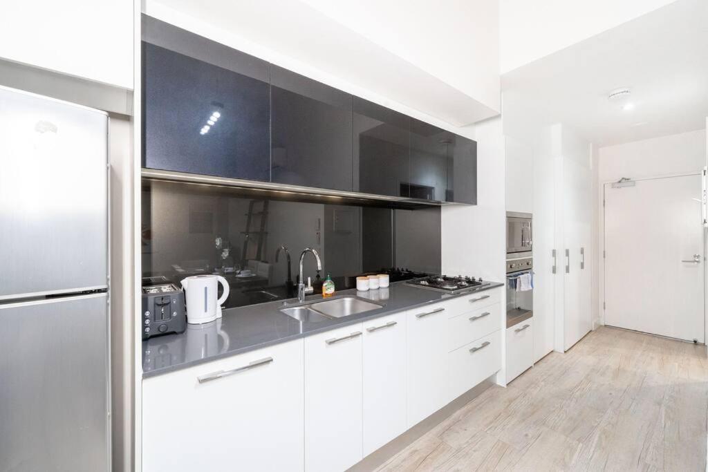 South Brisbane 2B2B Apt&Parking M6