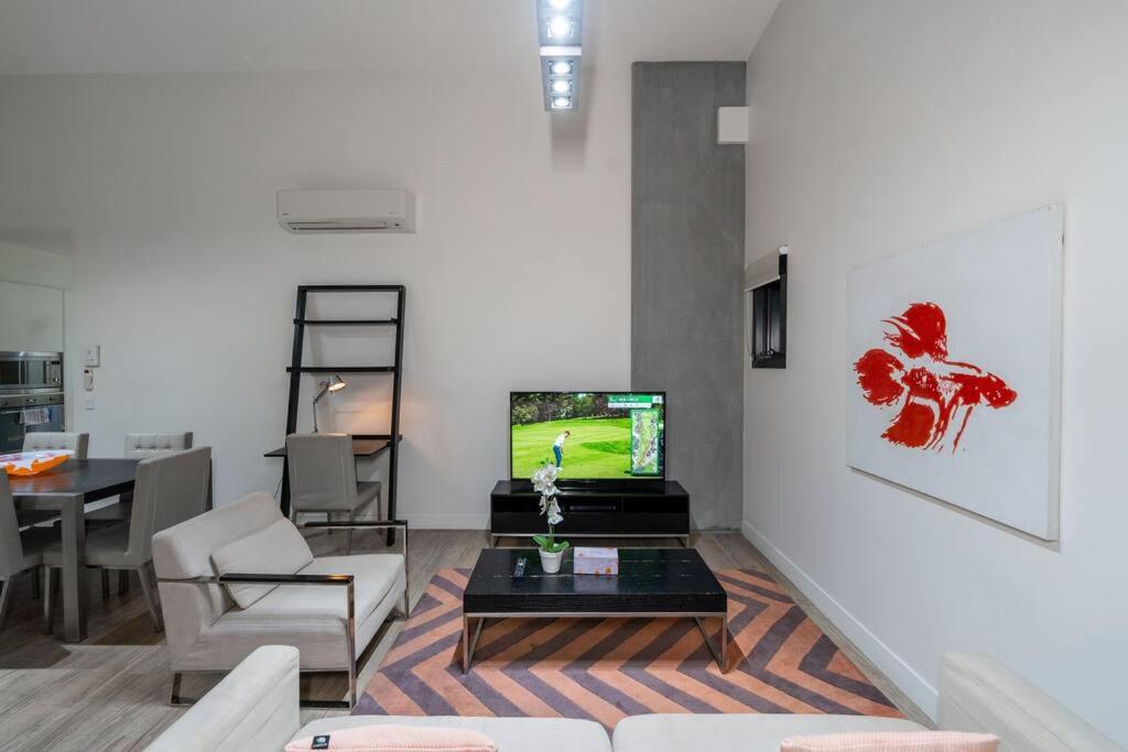 South Brisbane 2B2B Apt&Parking M6