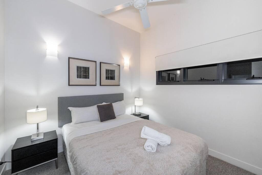 South Brisbane 2B2B Apt&Parking M6