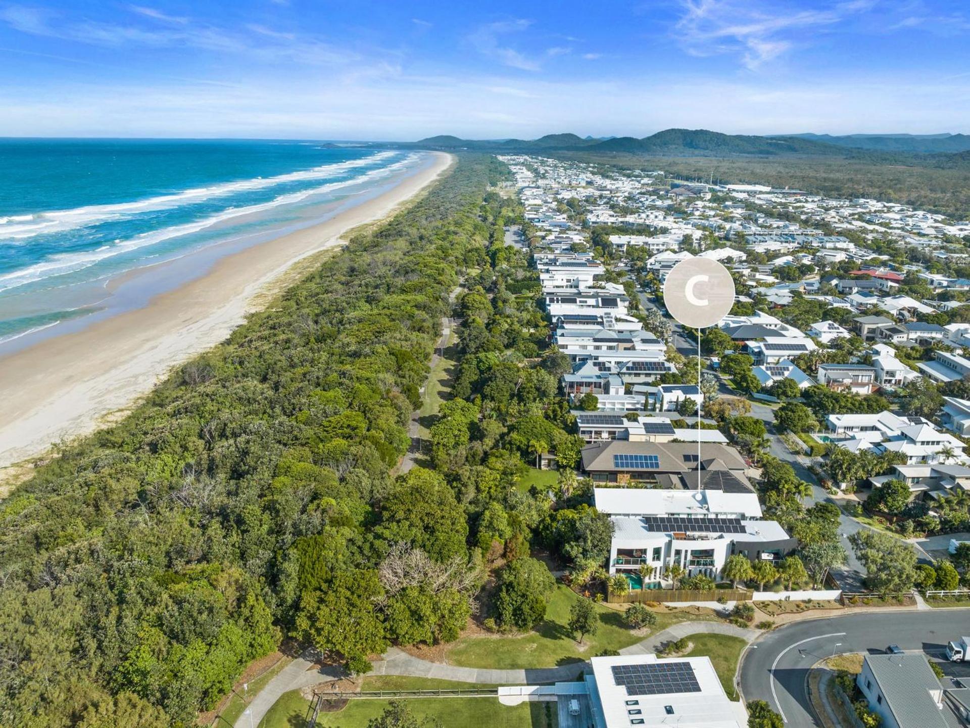 Stunning Beachfront On She oak