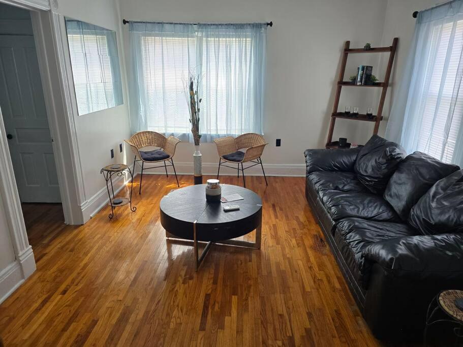 Spacious 2bdrm in Lima's Heart view 2