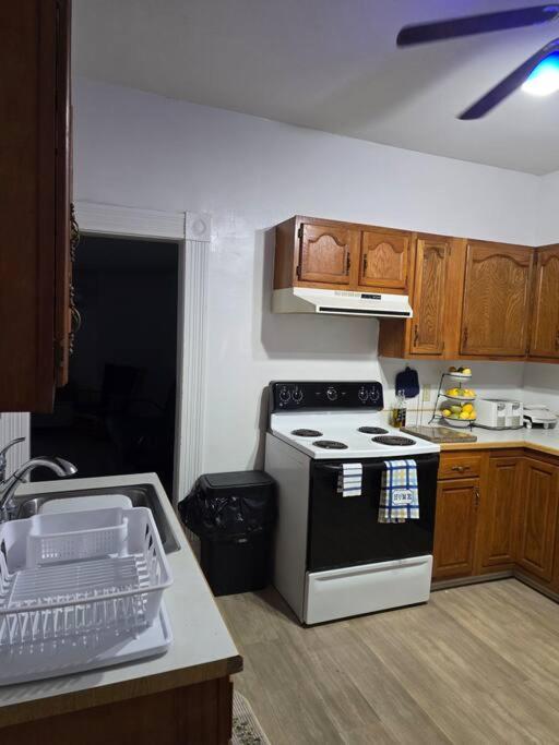 Spacious 2bdrm in Lima's Heart view 3