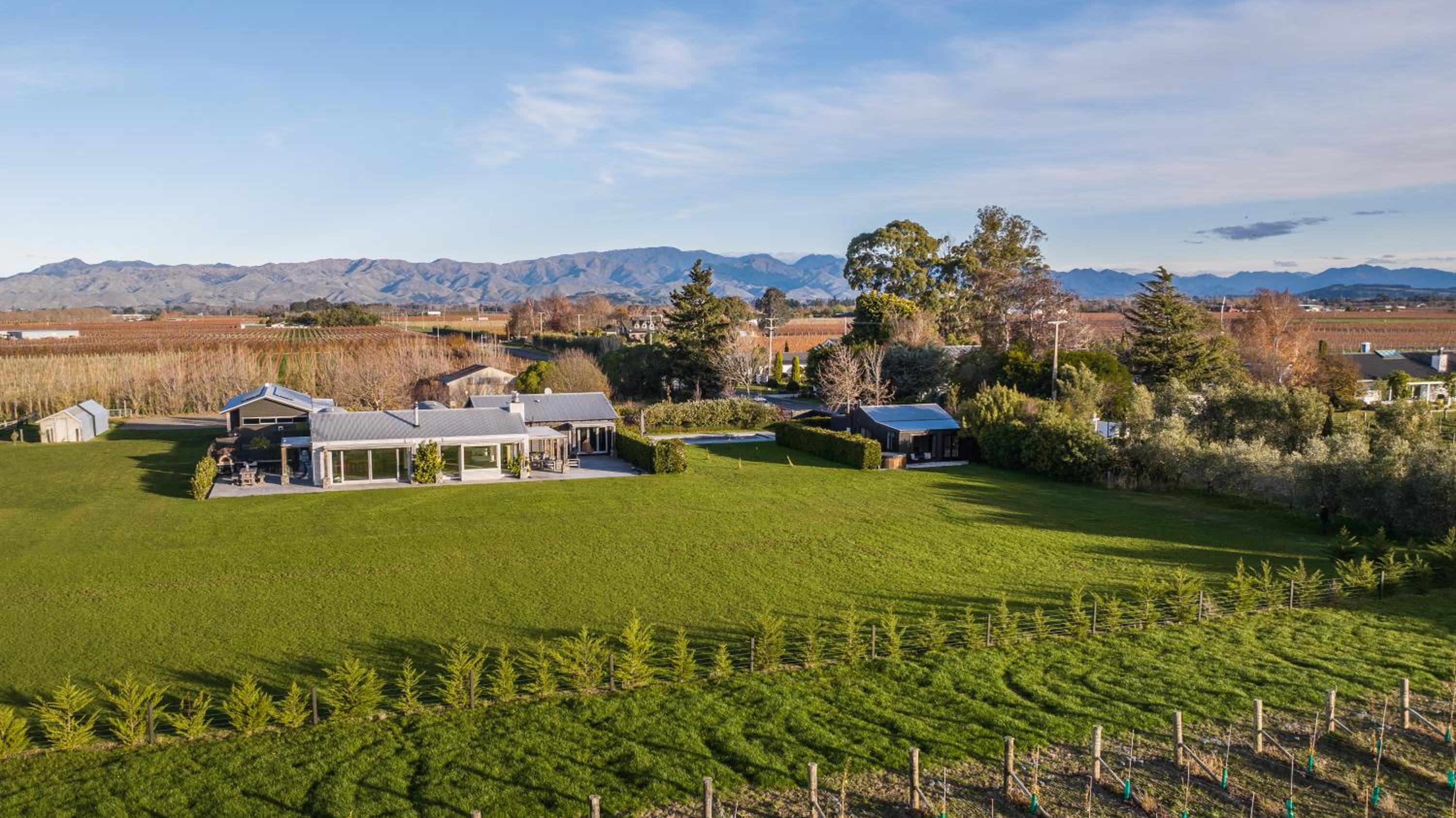 The Packing Shed - Blenheim Holiday Home view 2
