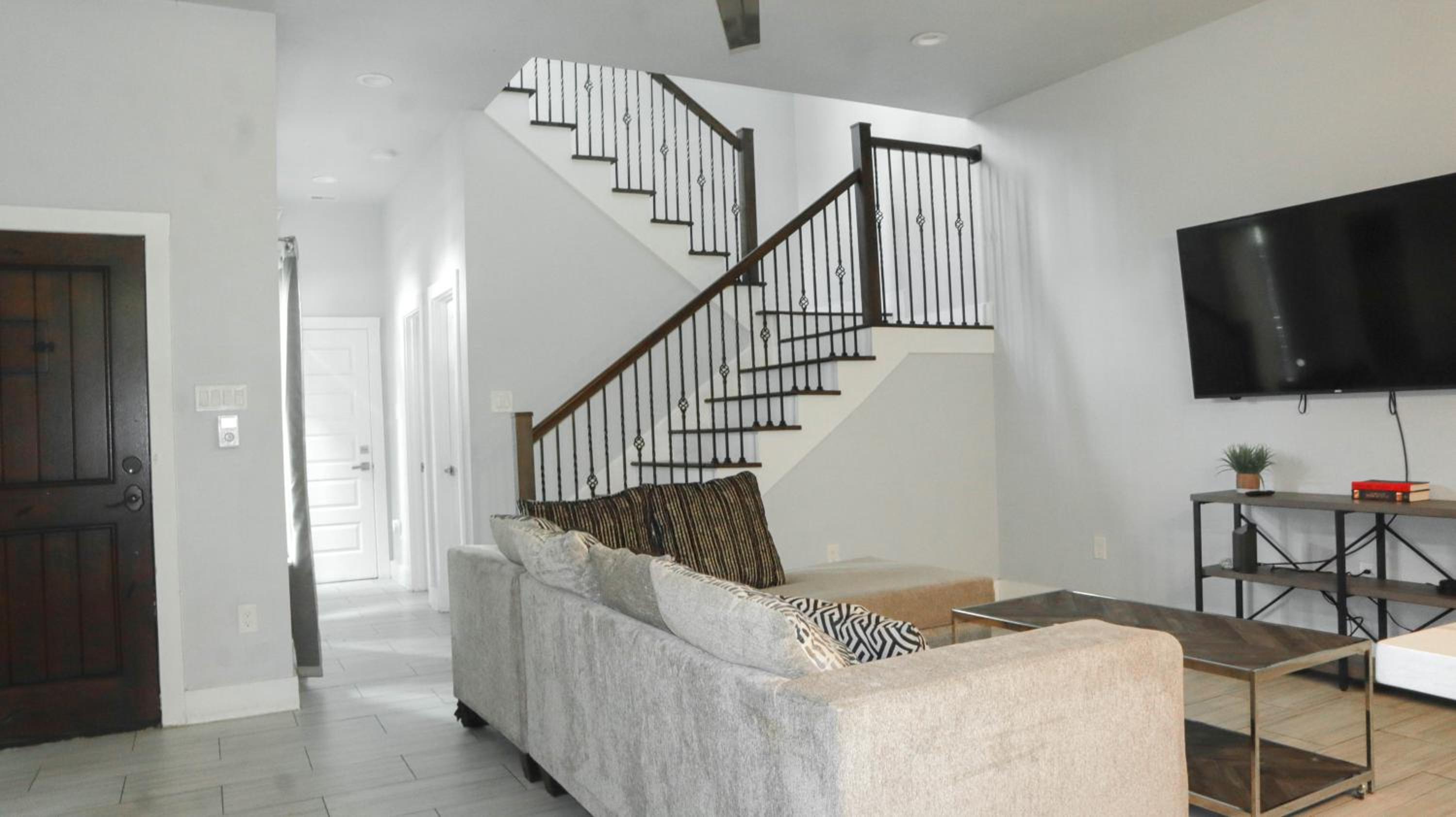 3BD NEW Townhome in Medical District, NRG Stadium, Shopping Nearby view 3