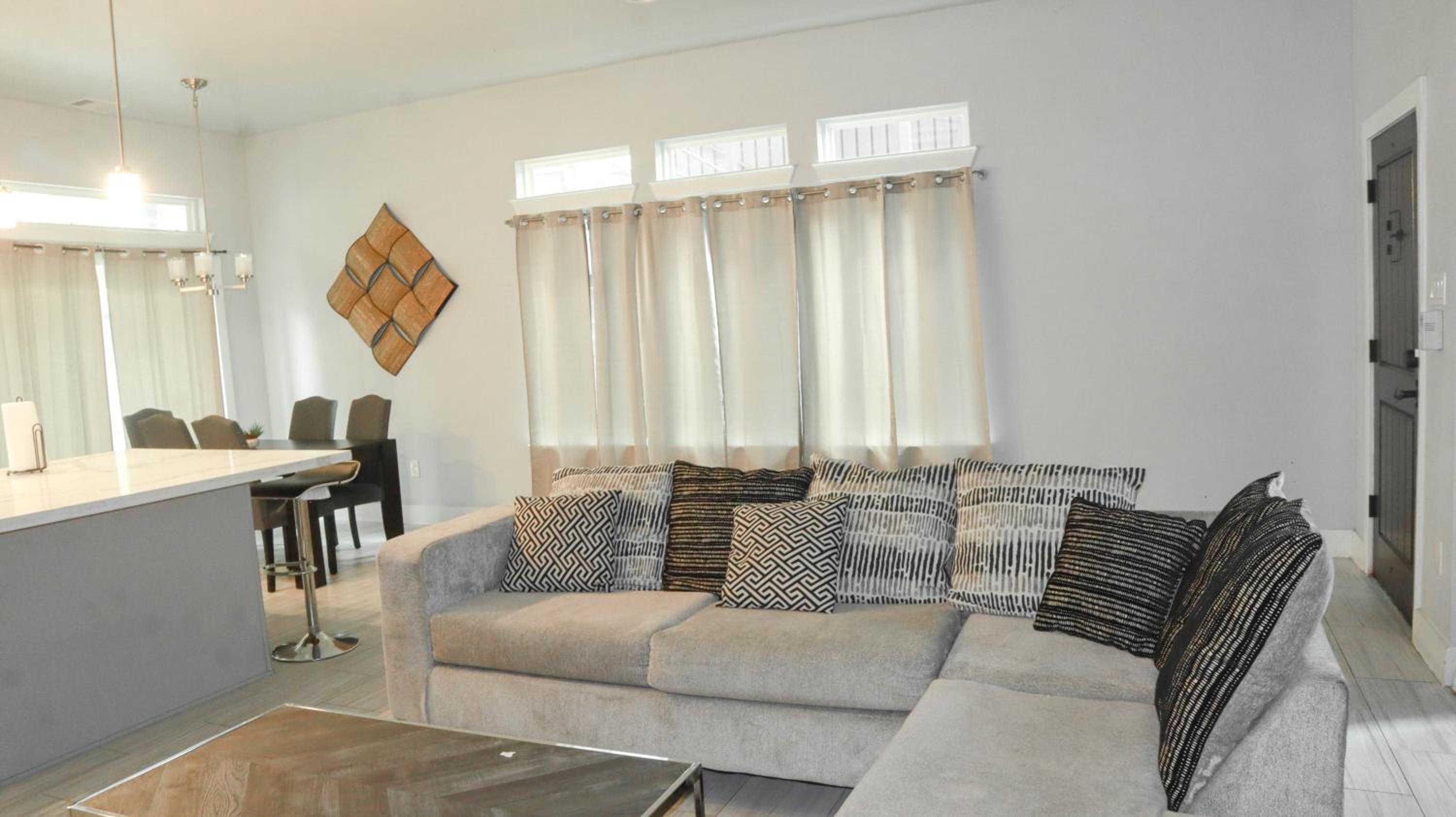 3BD NEW Townhome in Medical District, NRG Stadium, Shopping Nearby view 2