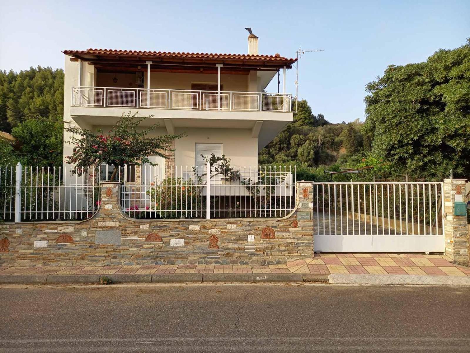 homonatura. sense of native living.