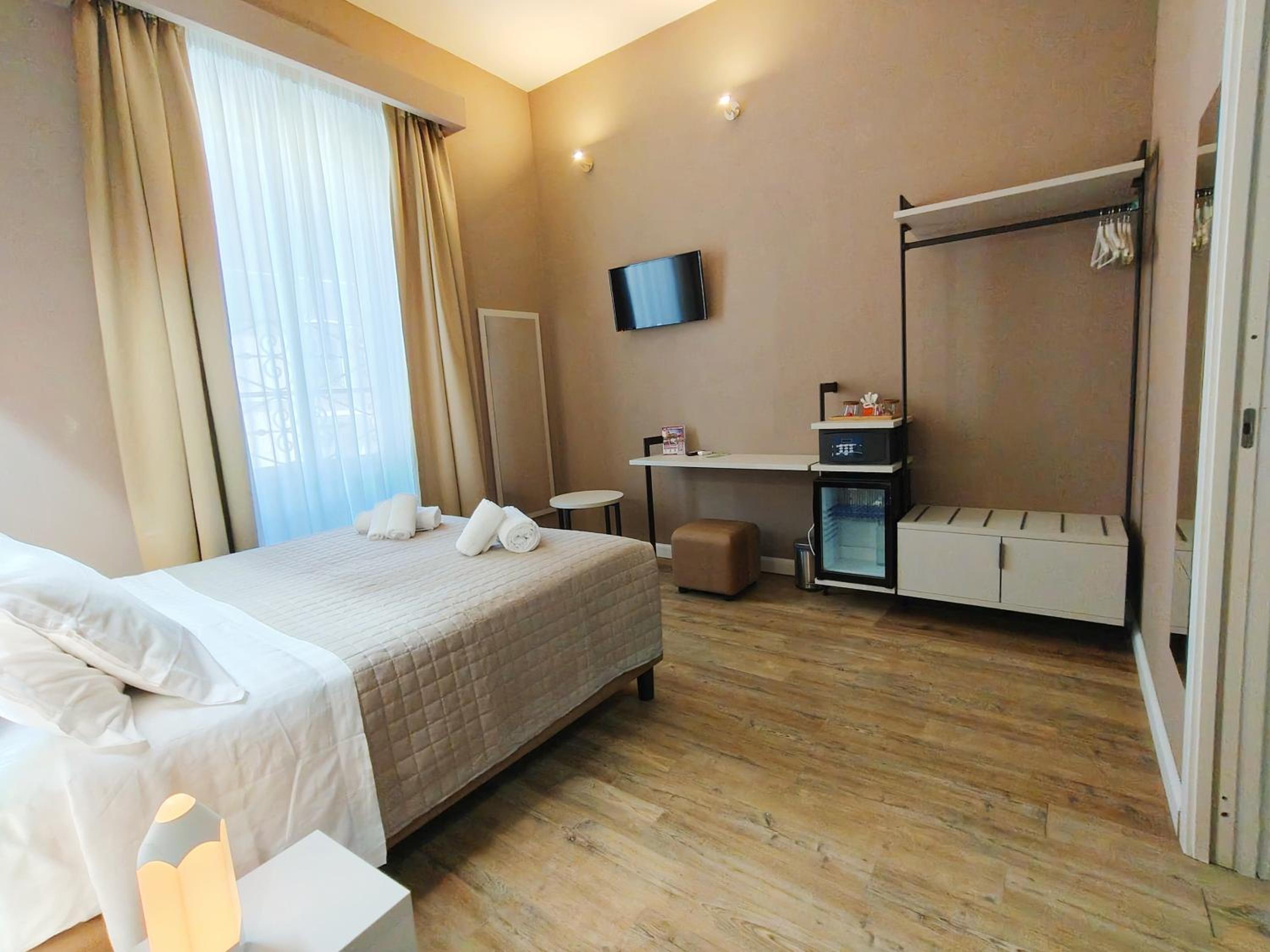 AmoRoma Suite