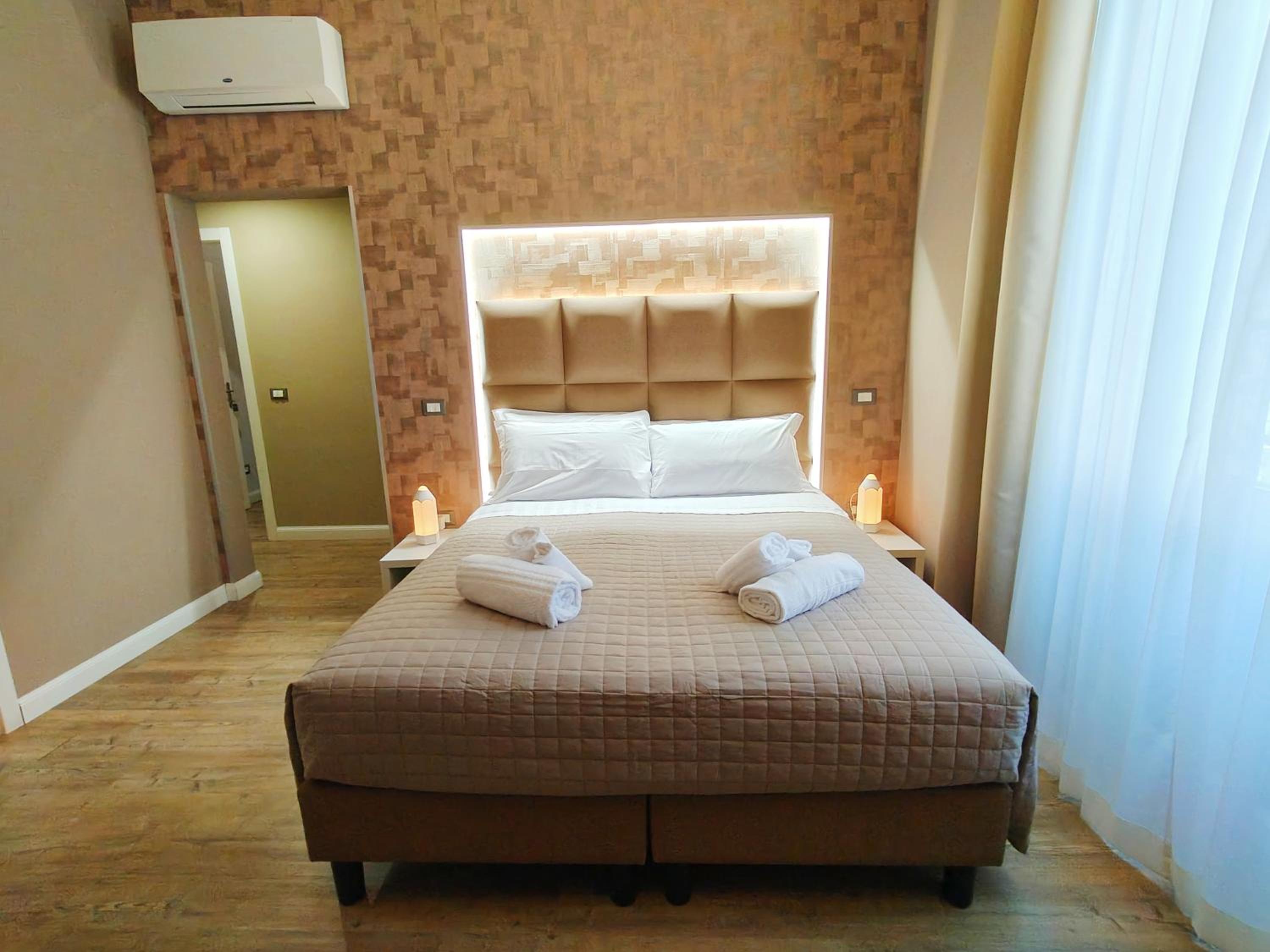AmoRoma Suite